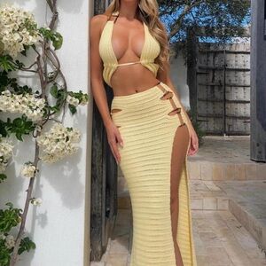 Selling this set! Size S top and XS bottom.